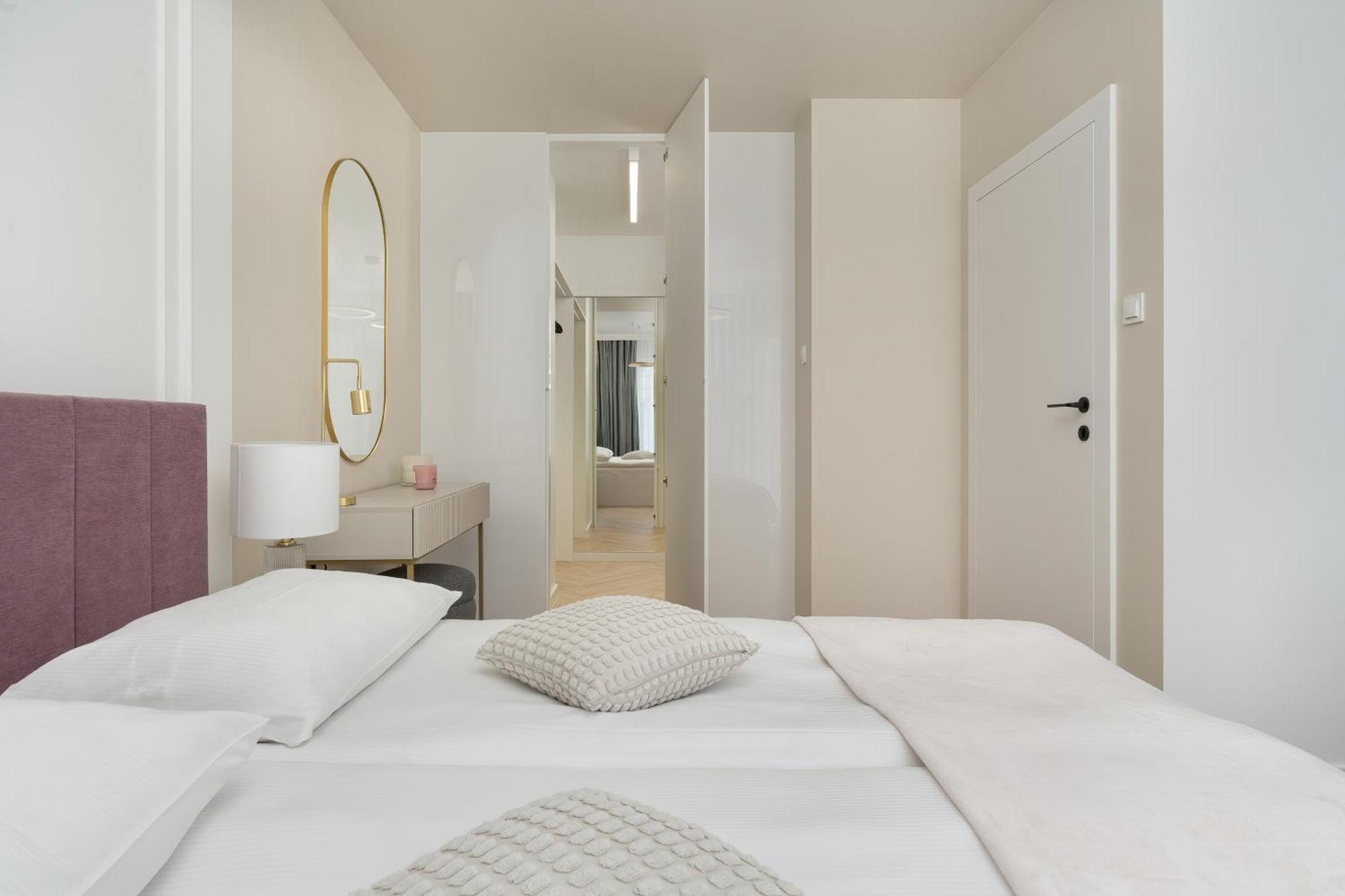 Elegancki Apartament Z Parkingiem Blisko Starego Miasta By Noclegi Renters Vratislav Exteriér fotografie